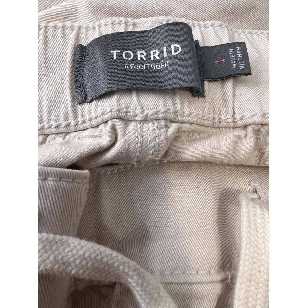 Torrid Feel The Fit Womens Pull On Beige Drawstring Elastic Waist Capri Size 1 - Picture 7 of 8